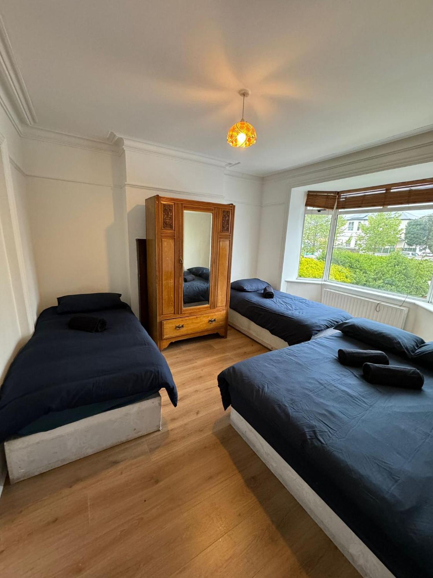 Big Family Room In Room At 2 Iveragh Rd-4 Dublín Exterior foto