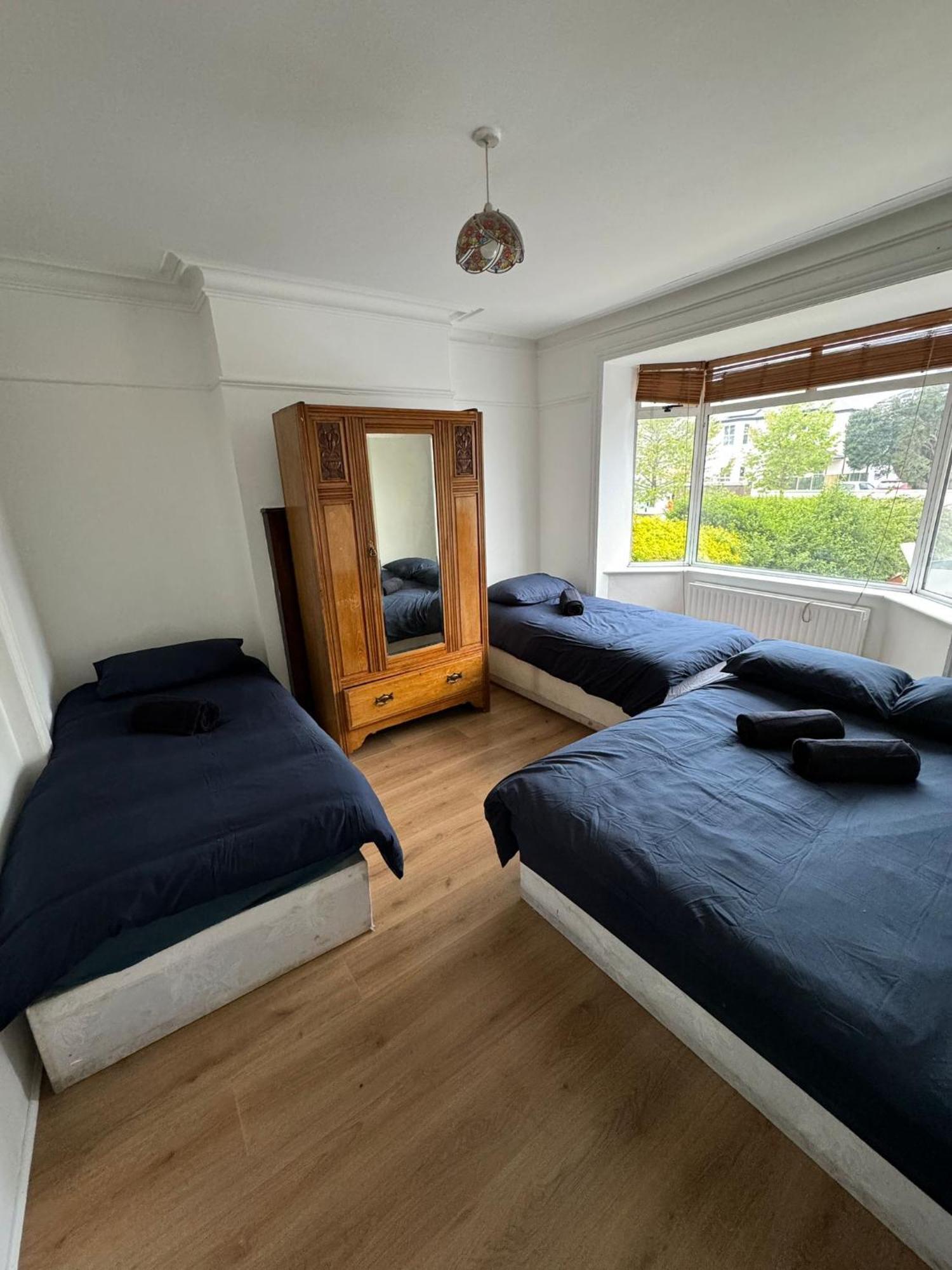Big Family Room In Room At 2 Iveragh Rd-4 Dublín Exterior foto